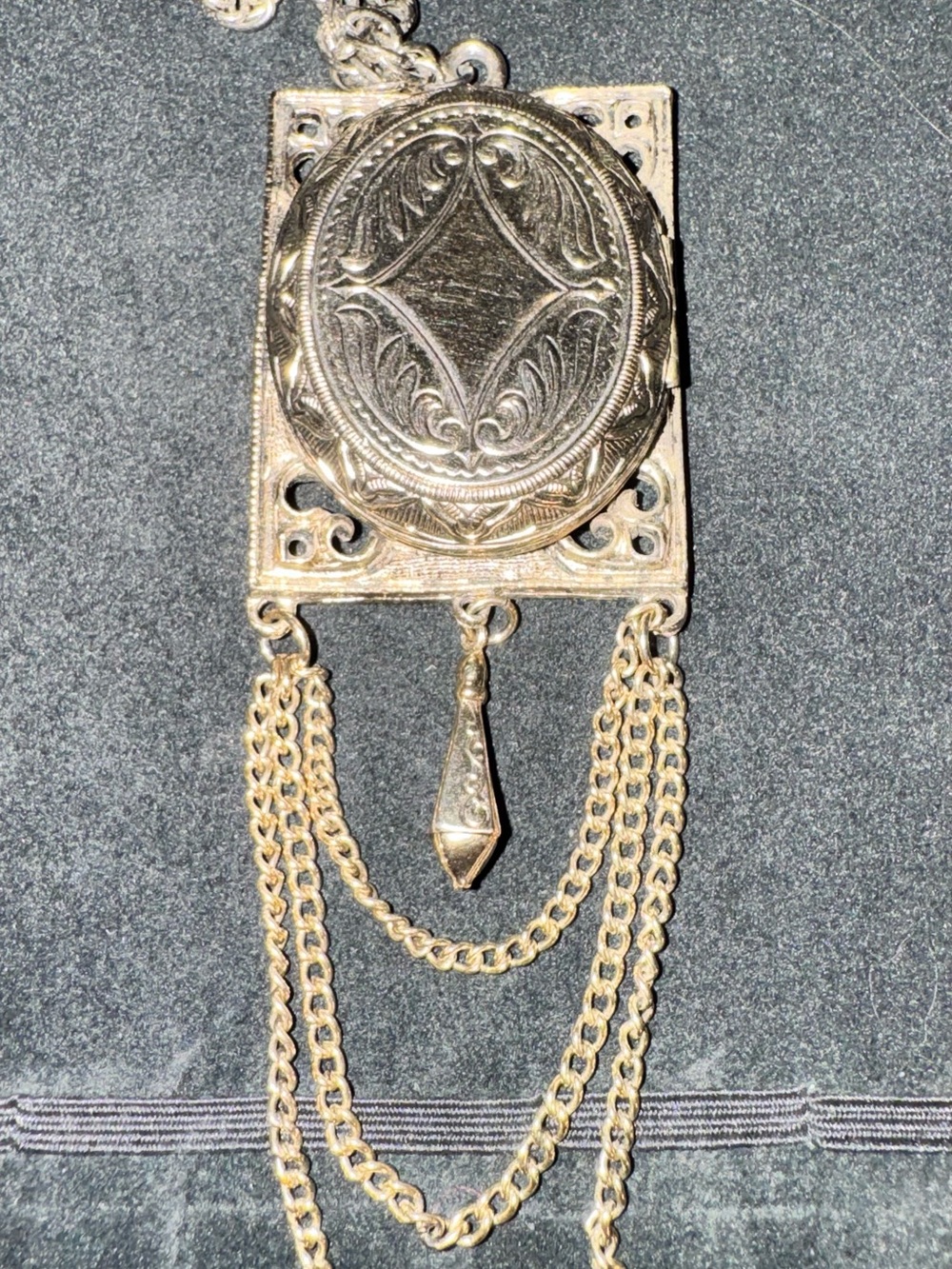 Vintage Gold-Tone Rectangle Locket Pendant Chain Necklace - Picture 3 of 9